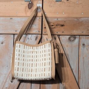 NWT.      GORGEOUS SPARTINA SPRING HANDBAG !